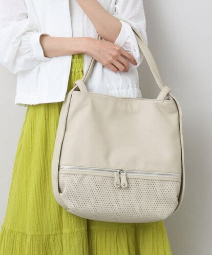 BKCGA26165 MK MICHEL KLEIN BAG [2WAY/A4サイズ対応]パンチングデザイン変形トートバッグ