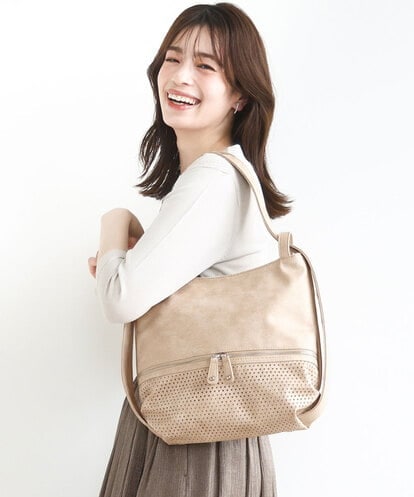 BKCGA28155 MK MICHEL KLEIN BAG [2WAY]パンチングデザイン変形ミニトートバッグ