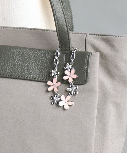 BKSAD05040 MK MICHEL KLEIN BAG フラワーブレスチャーム