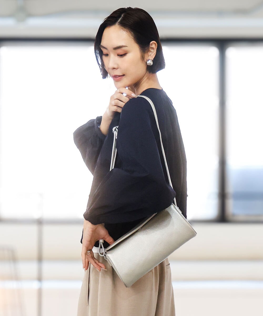 BPKGD30200 MK MICHEL KLEIN BAG(MK ミッシェルクラン バッグ) [300g以下の軽量]カウレザーシリンダーバッグ シルバー