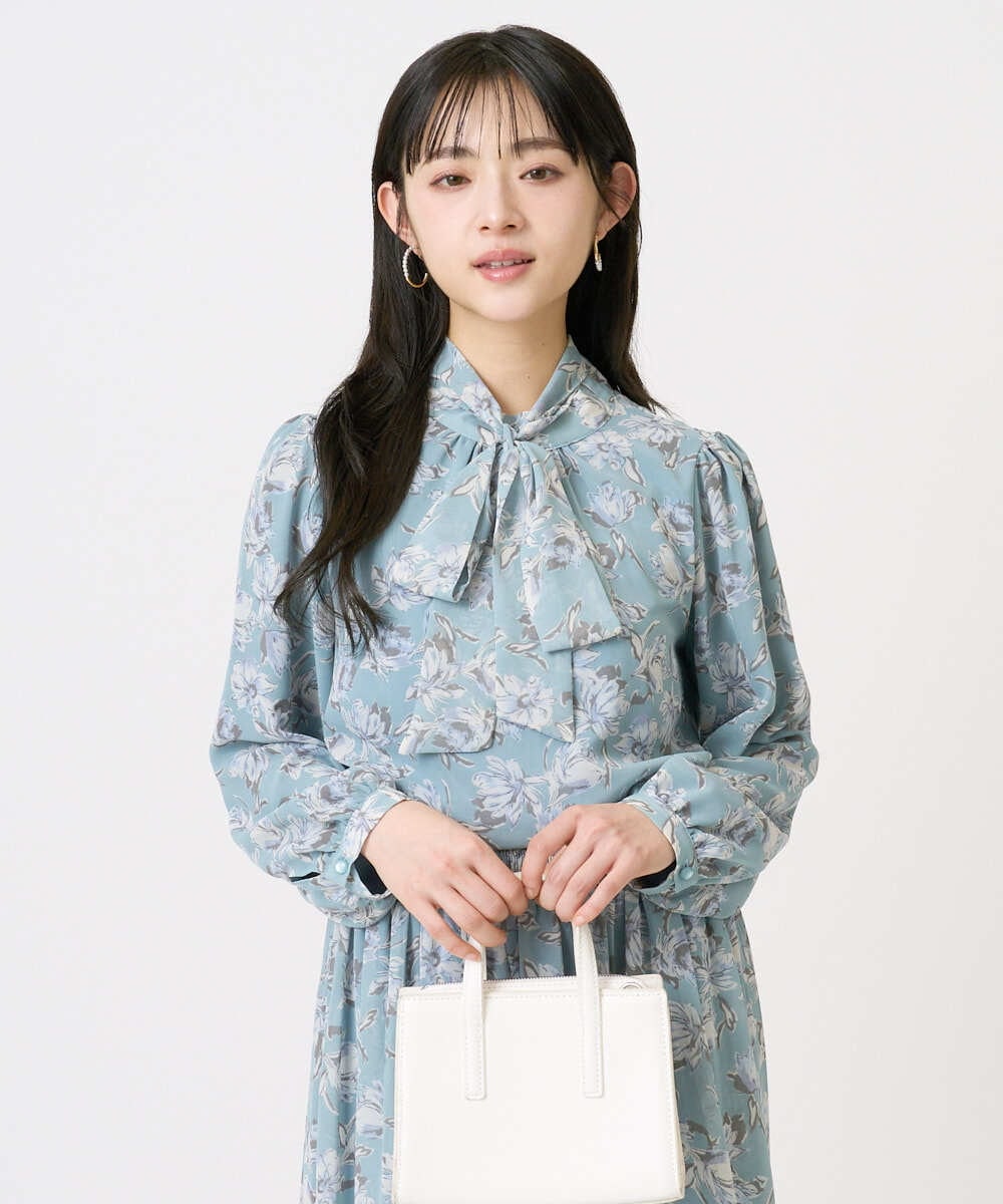 F1BGD01140 MK MICHEL KLEIN(小さいサイズ)(メゾン ドゥ サンク) 【小さいサイズ】ボウタイ付き花柄シフォンブラウス/洗濯機で洗える ミントブルー