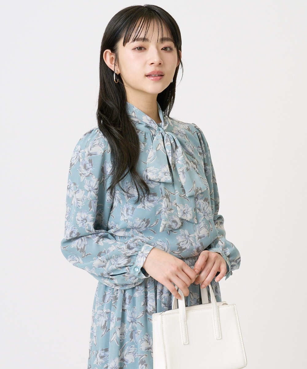 F1BGD01140 MK MICHEL KLEIN(小さいサイズ)(メゾン ドゥ サンク) 【小さいサイズ】ボウタイ付き花柄シフォンブラウス/洗濯機で洗える ミントブルー