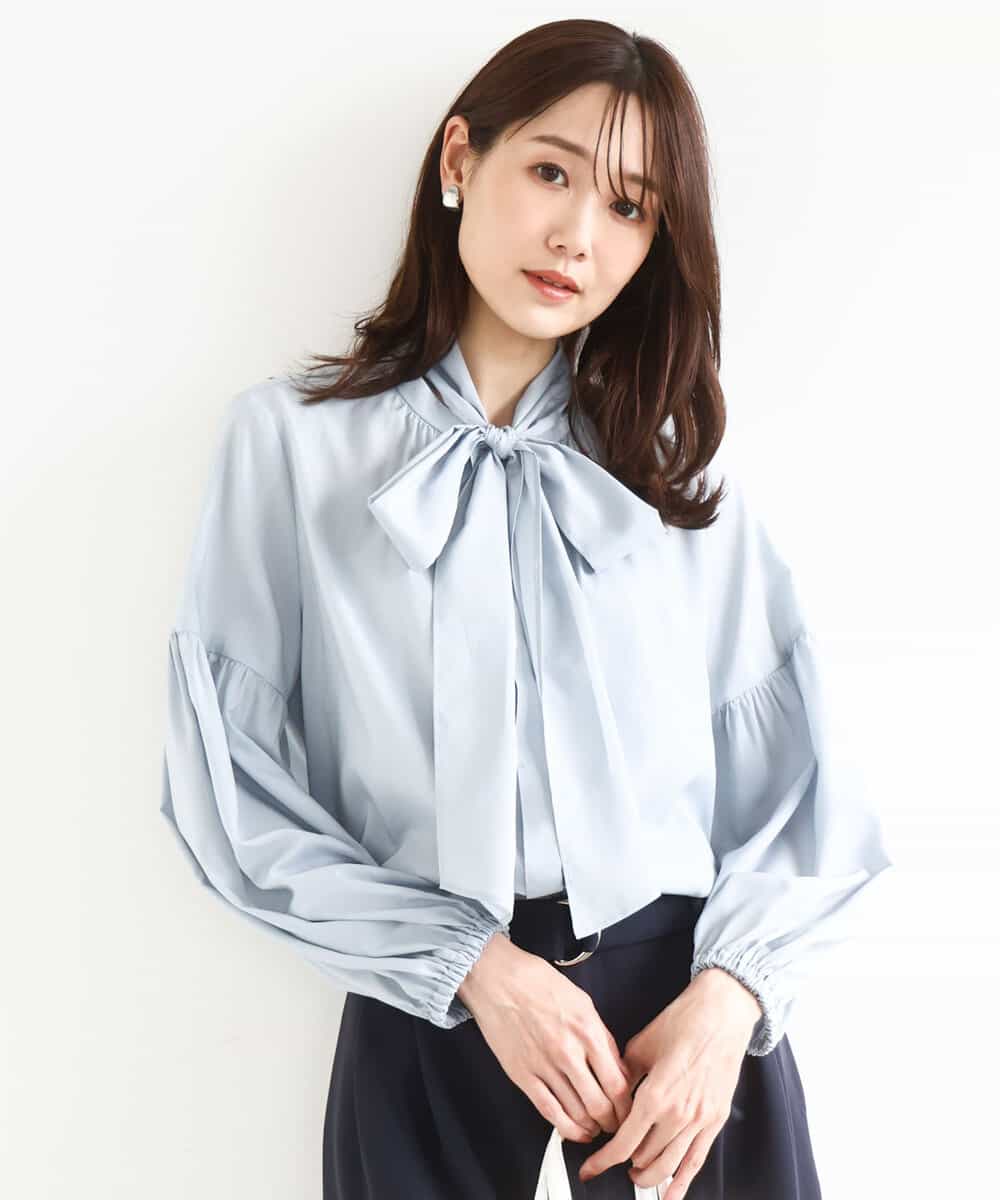 FKBFD10150 MK MICHEL KLEIN(MK ミッシェルクラン) [洗える]ボウ付きバンドカラーブラウス ライトブルー