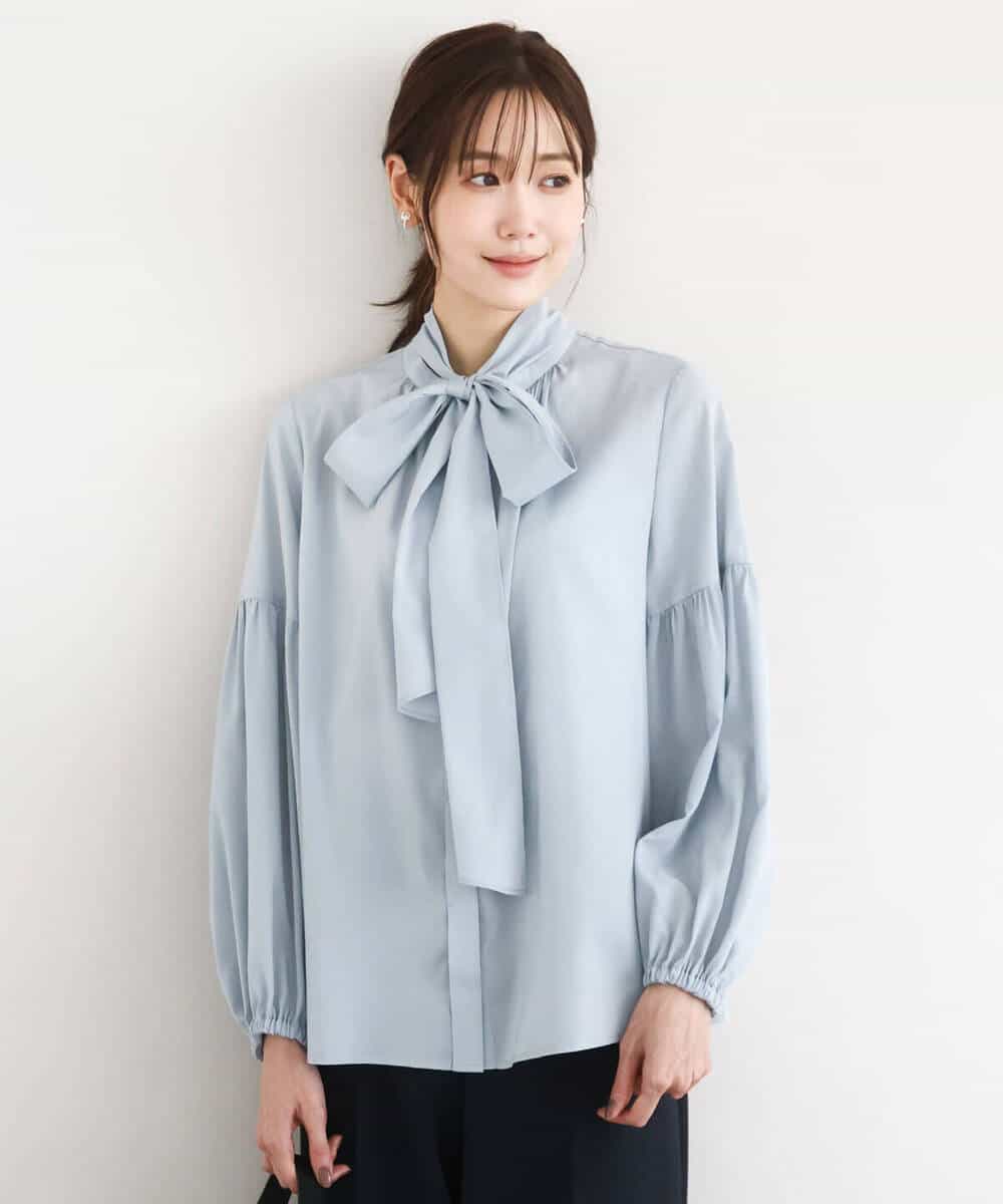 FKBFD10150 MK MICHEL KLEIN(MK ミッシェルクラン) [洗える]ボウ付きバンドカラーブラウス ライトブルー