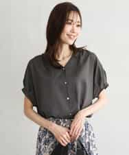 FKBGD58140 MK MICHEL KLEIN(MK ミッシェルクラン) [瞬美シリーズ/洗える]Vネックタックスリーブブラウス ダークグレー