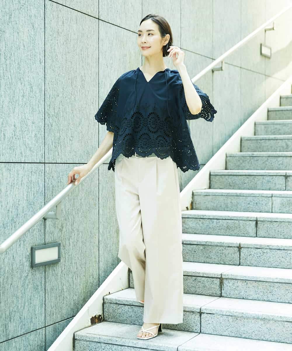 FMBGF08260 MICHEL KLEIN(ミッシェルクラン) スカラップレースブラウス ネイビー