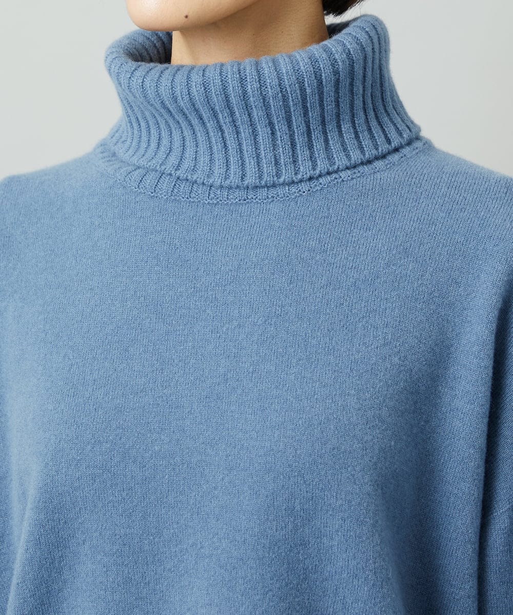 FMFAD28230 MICHEL KLEIN(ミッシェルクラン) ハイネックニット ブルー