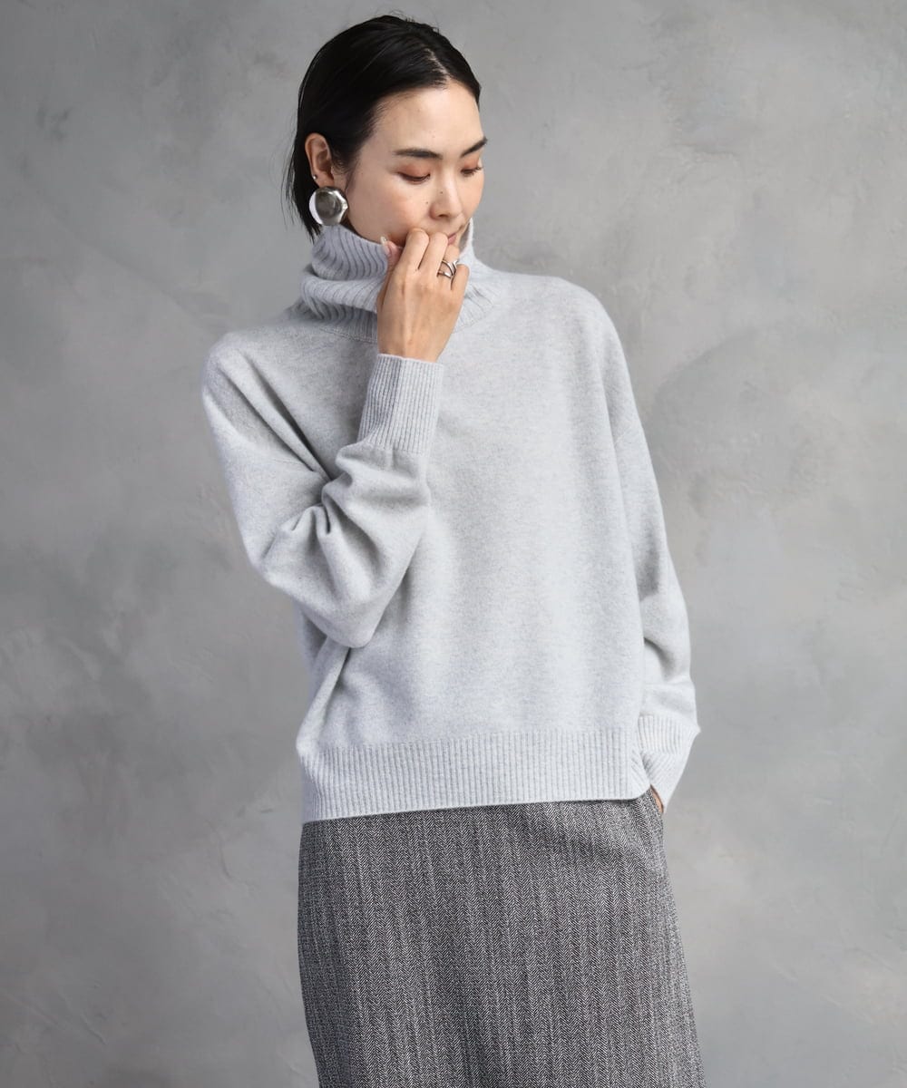 FMFAD28230 MICHEL KLEIN(ミッシェルクラン) ハイネックニット ブルー