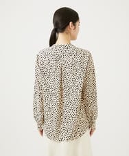 GBBEE03330 Sybilla(シビラ) ランダムドットプリントブラウス ブラック×ベージュ
