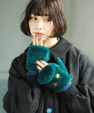 GGTAD31090 Jocomomola(ホコモモラ) フラワー刺繍フェイクファーミトン グリーン
