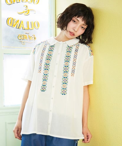 GJBGE41200  Cruzar フラワーインド刺繍ブラウス