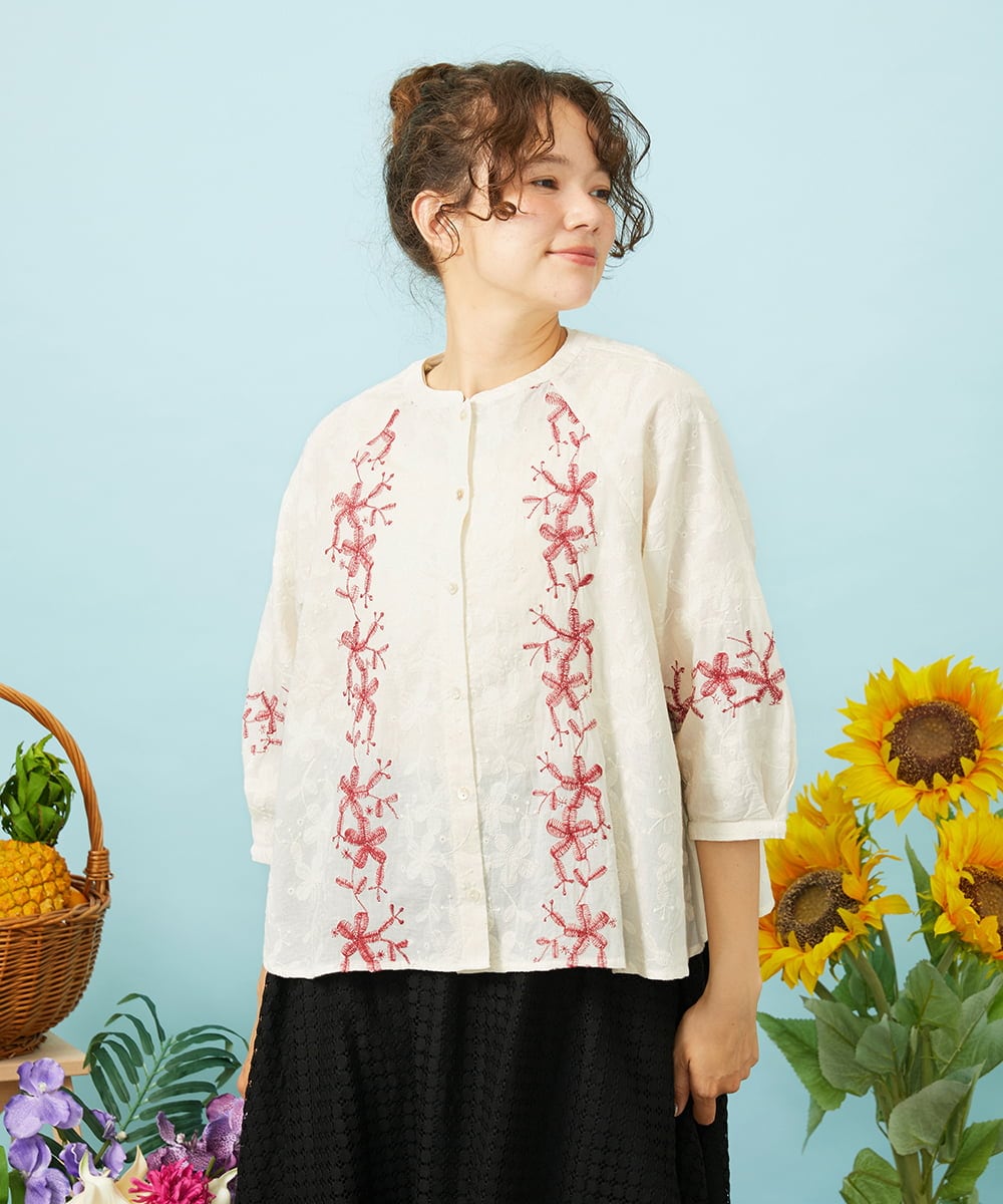 GJBHD32180 Jocomomola(ホコモモラ) Sendero de flores フラワー刺繍ブラウス アイボリー