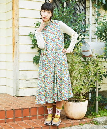 GJEFD30300  Sancho Panza フラワープリントノースリーブワンピース