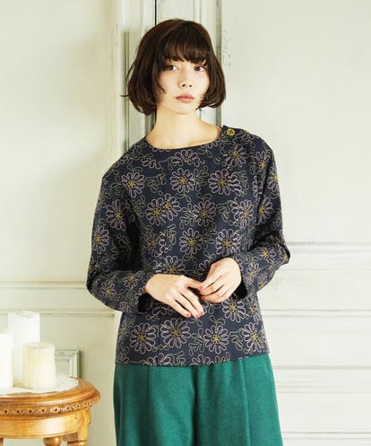 GJKDD30220  Crisantemo curvo フラワー総刺繍カットソー