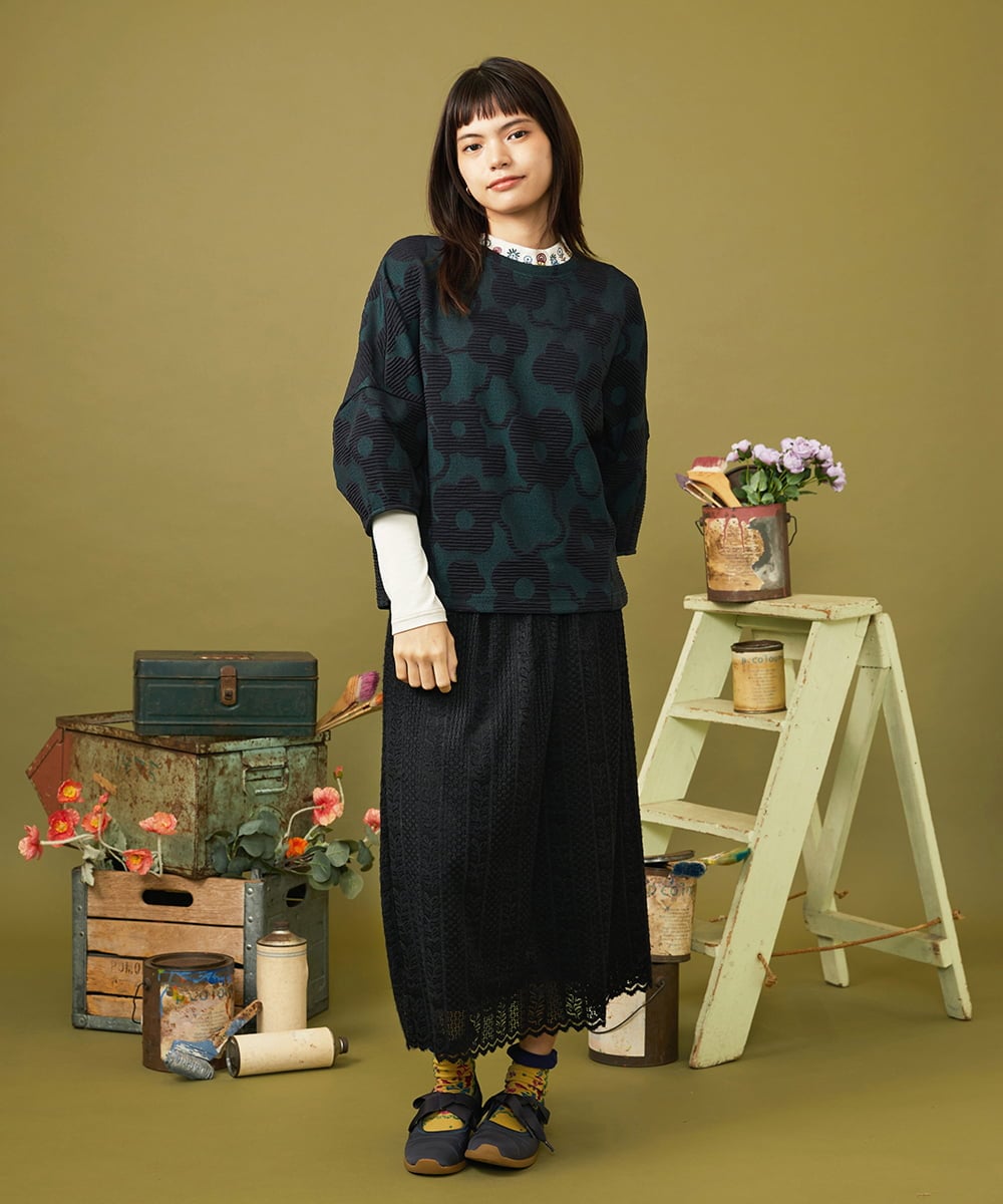 GJKLD33200 Jocomomola(ホコモモラ) 【日本製】Forma de flor パネル切り替えフラワージャカードカットソー ブラック