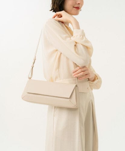 GK5GD02360 Sybilla レクタンギュラーレザーバッグ