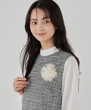 K12CD17029 a.v.v(アー・ヴェ・ヴェ) フェザーフラワーコサージュ アイボリー