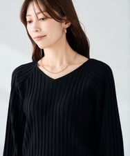 K2FBD15044 a.v.v(アー・ヴェ・ヴェ) プリーツライクVネックニット レッド