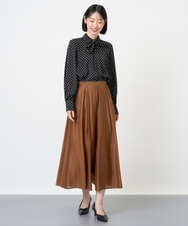 K2HLD13069 a.v.v(アー・ヴェ・ヴェ) タックフレアボリュームスカート アイボリー