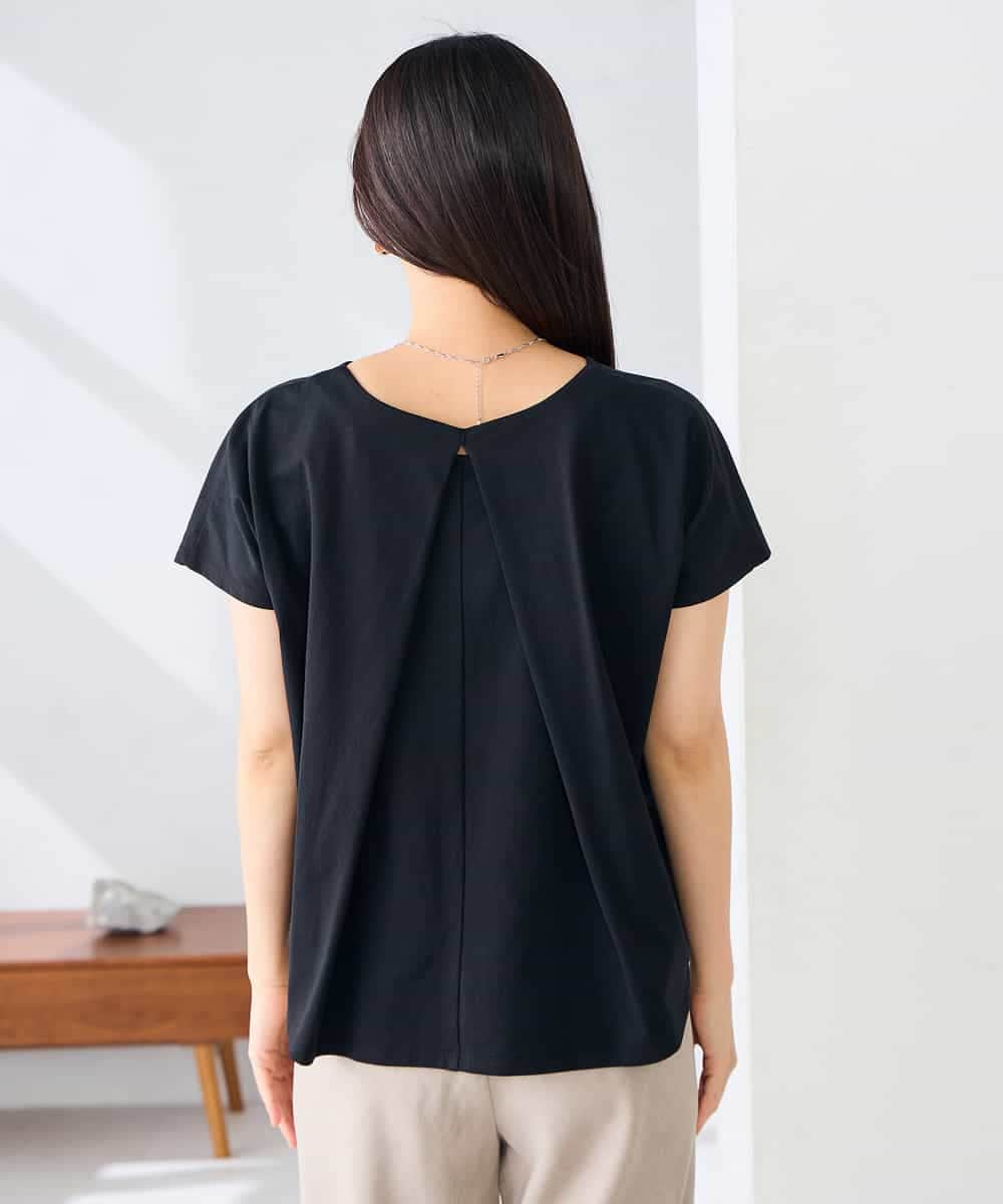K2KHD45035 a.v.v(アー・ヴェ・ヴェ) 【接触冷感/UVカット】バックタックエンボスロゴＴシャツ ベージュ