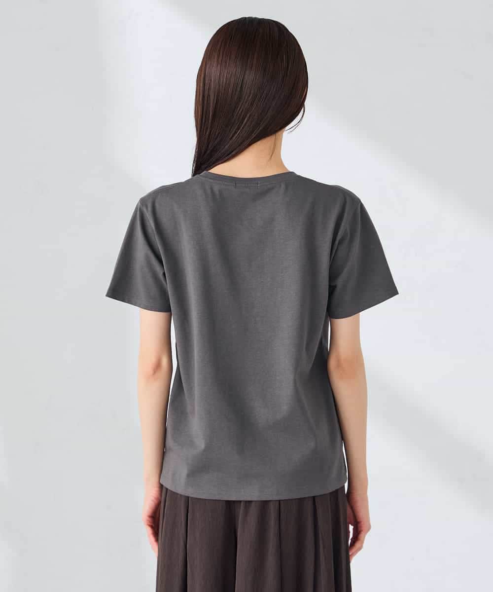 K2KHD54029 a.v.v(アー・ヴェ・ヴェ) 【接触冷感/UVカット/コットン100%】コンパクトロゴTシャツ グレージュ
