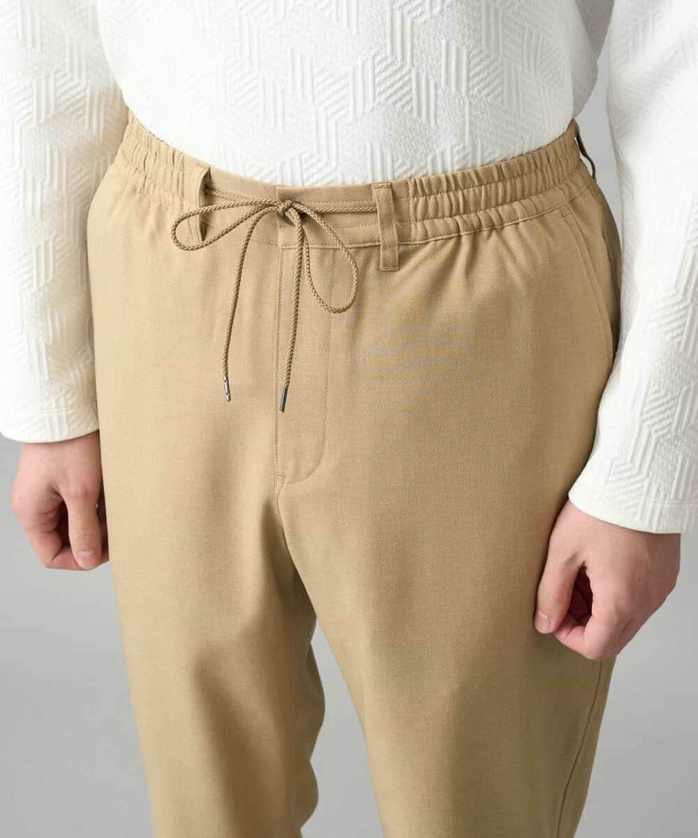 KHLED03069 a.v.v MEN(アー・ヴェ・ヴェ) ＼秋の仕事着を品よく整えるパンツ／アムンゼンストレッチセミルーズパンツ【イージーケア/洗濯機で洗える/毛玉になりにくい/ストレッチ】 ベージュ
