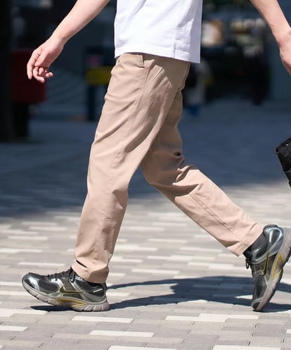 KHLGD37054 a.v.v MEN 人気のベーシック【 WEB限定 】スーパーストレッチ セミワイドパンツ（シーズンレス）