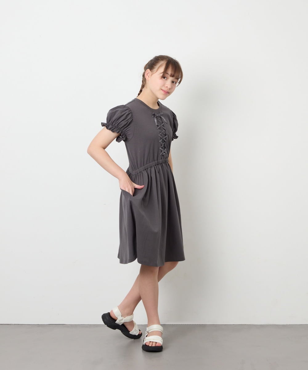 KJPGD01034 a.v.v KIDS(アー・ヴェ・ヴェ) [120-160]【接触冷感/毛玉になりにくい】レースアップフレアワンピース ダークグレー