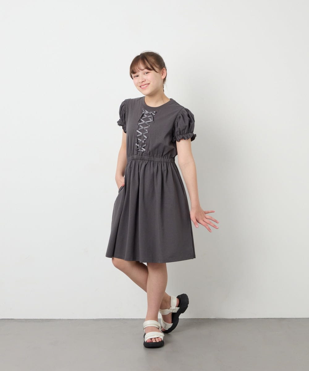 KJPGD01034 a.v.v KIDS(アー・ヴェ・ヴェ) [120-160]【接触冷感/毛玉になりにくい】レースアップフレアワンピース ダークグレー