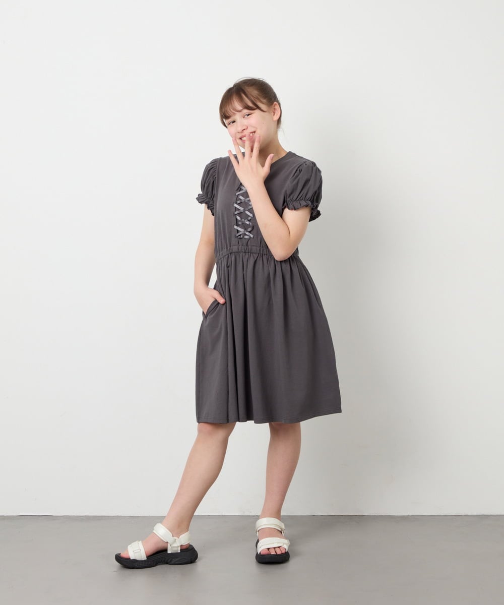 KJPGD01034 a.v.v KIDS(アー・ヴェ・ヴェ) [120-160]【接触冷感/毛玉になりにくい】レースアップフレアワンピース ダークグレー