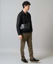 KT5AD51054 a.v.v MEN(アー・ヴェ・ヴェ) フェイクレザーハーフムーンショルダーバッグ ベージュ