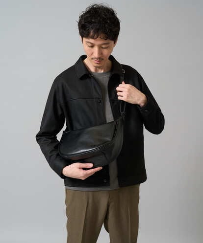 KT5AD51054 a.v.v MEN フェイクレザーハーフムーンショルダーバッグ