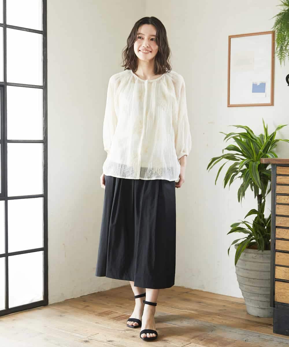 NHBGF93290 GIANNI LO GIUDICE(小さいサイズ)(メゾン ドゥ サンク) 楊柳フラワー刺しゅうブラウス ホワイト