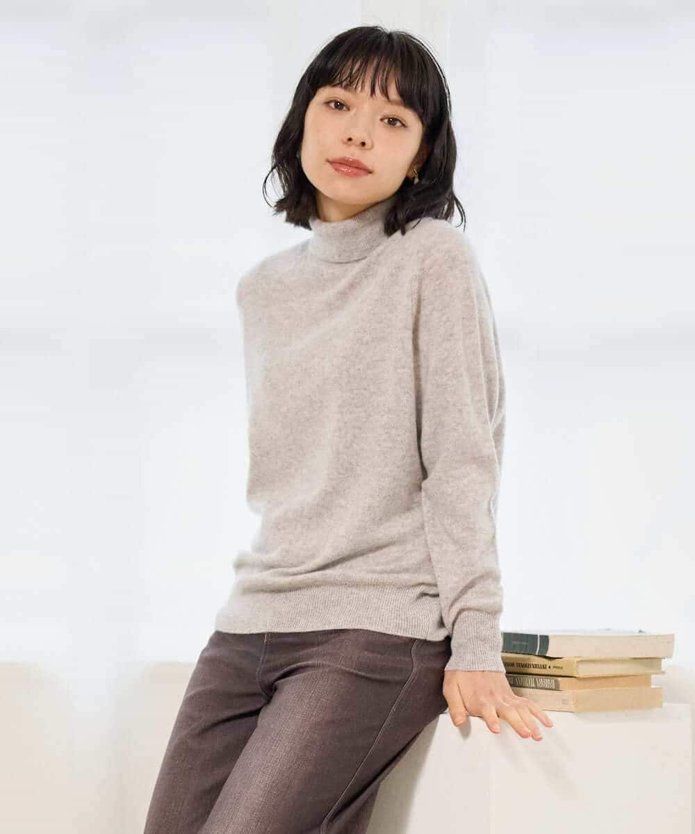 NHFAI87360 GIANNI LO GIUDICE(小さいサイズ)(メゾン ドゥ サンク) カシミヤハイネックニット ライトグレー
