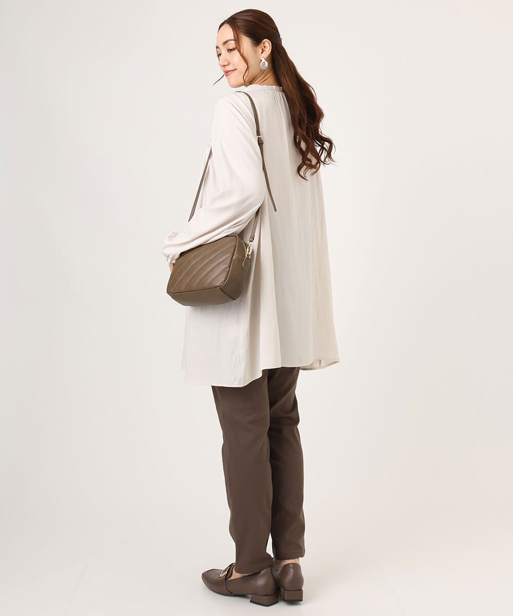 OLEKA05099 eur3(エウルキューブ) 【大きいサイズ】サテンギャザーチュニック アイボリー(80)