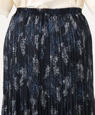 OLHID11089 eur3(エウルキューブ) 【大きいサイズ/a.v.v×eur3/洗える】フラワープリントランダムプリーツスカート ネイビー