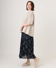 OLHID11089 eur3(エウルキューブ) 【大きいサイズ/a.v.v×eur3/洗える】フラワープリントランダムプリーツスカート ネイビー