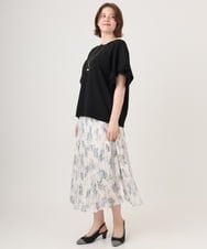 OLHID11089 eur3(エウルキューブ) 【大きいサイズ/a.v.v×eur3/洗える】フラワープリントランダムプリーツスカート ベージュ