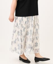 OLHID11089 eur3(エウルキューブ) 【大きいサイズ/a.v.v×eur3/洗える】フラワープリントランダムプリーツスカート ベージュ