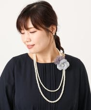 OZ2CD01054 eur3(エウルキューブ) コサージュ付き2連パールライクネックレス グレー
