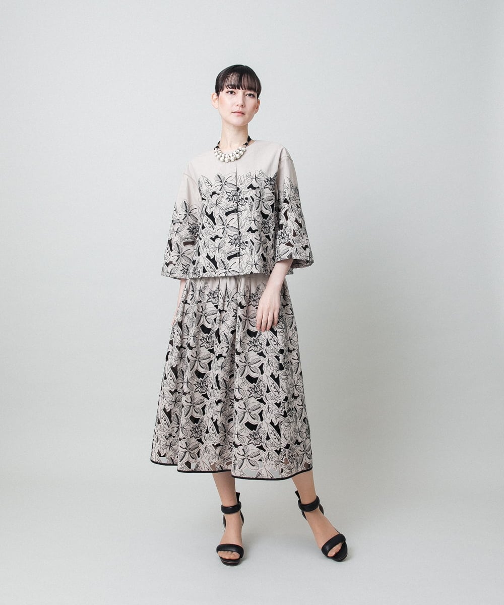 RHBFF11890 HIROKO KOSHINO(ヒロココシノ) カットワークフラワーブラウス /洗える ベージュ