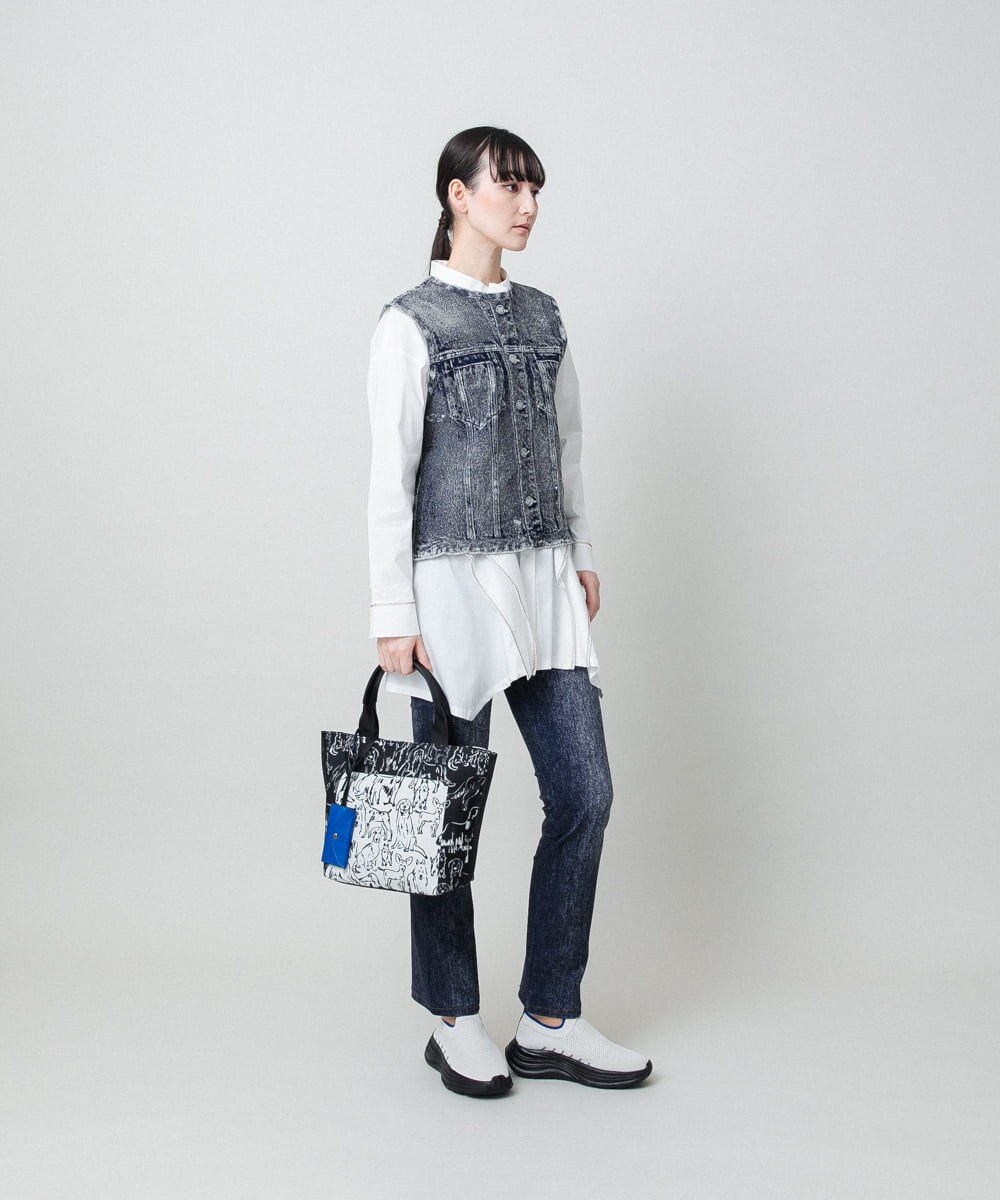 RSDFD22490 TRUNK HIROKO KOSHINO(ヒロココシノ) 立体ストレッチデニムノーカラーベスト/日本製/洗える ネイビー